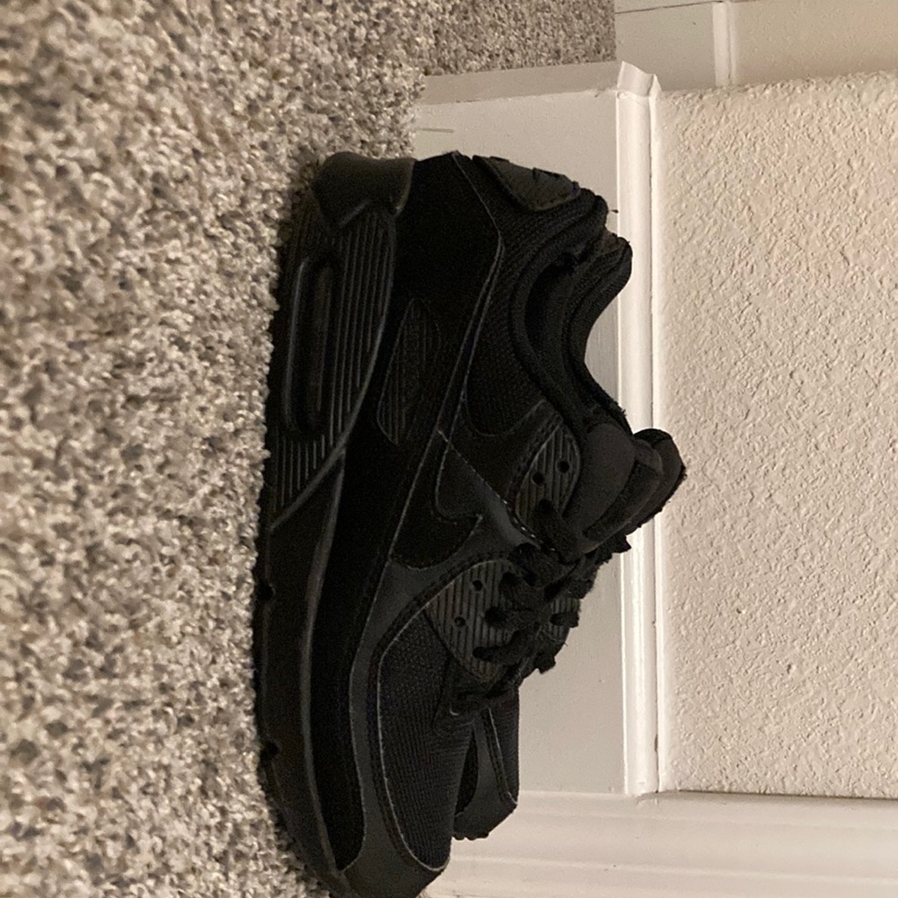Black nike air max 90’s